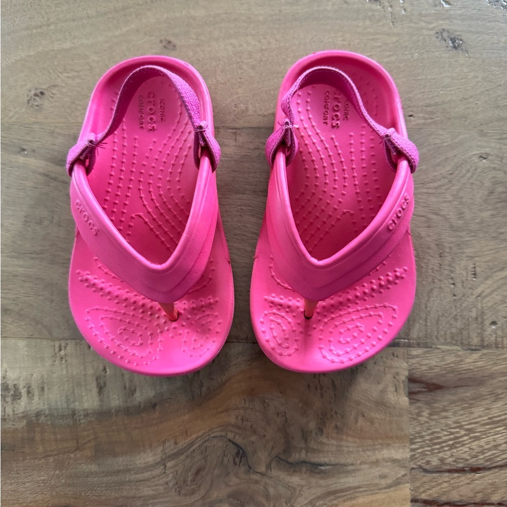 CROCS Vibrant Pink kids Sandals size 6 c
